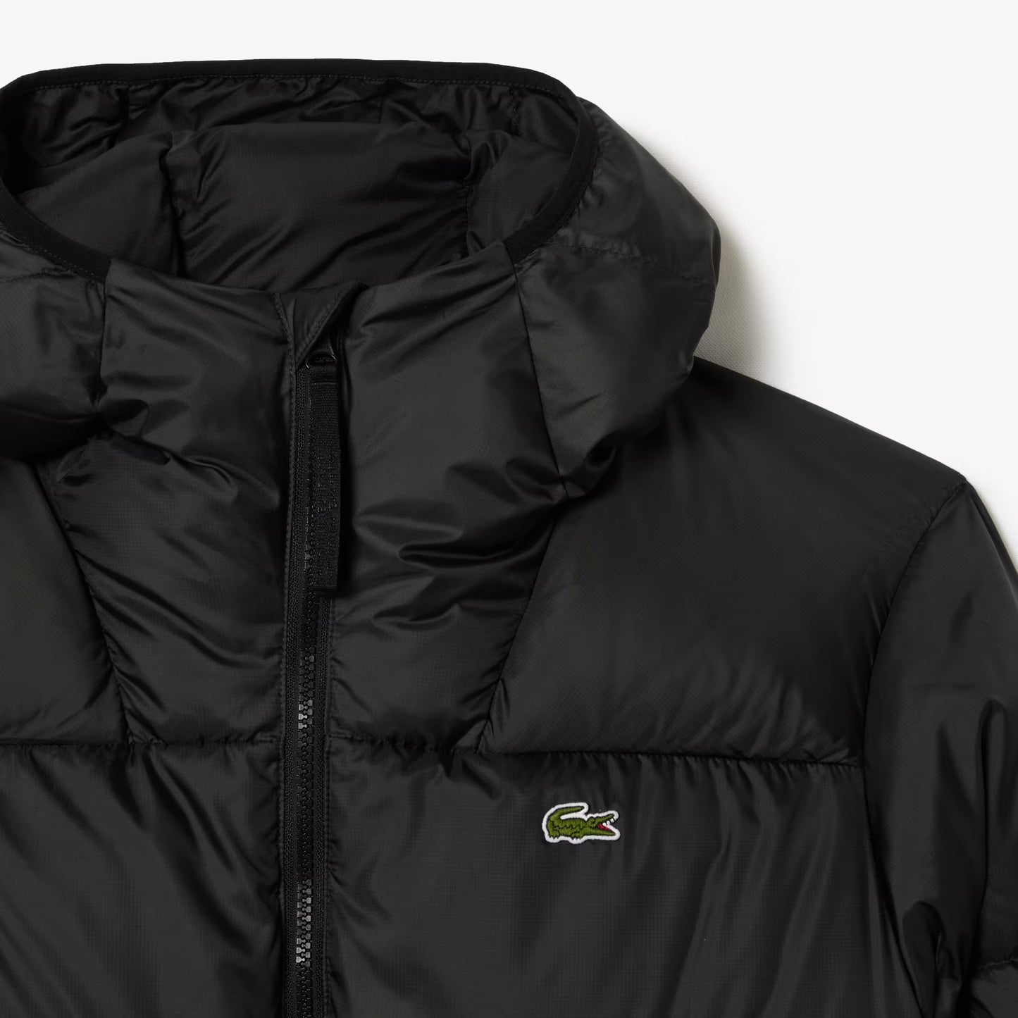 Kurze wasserabweisende Kapuzen-Steppjacke