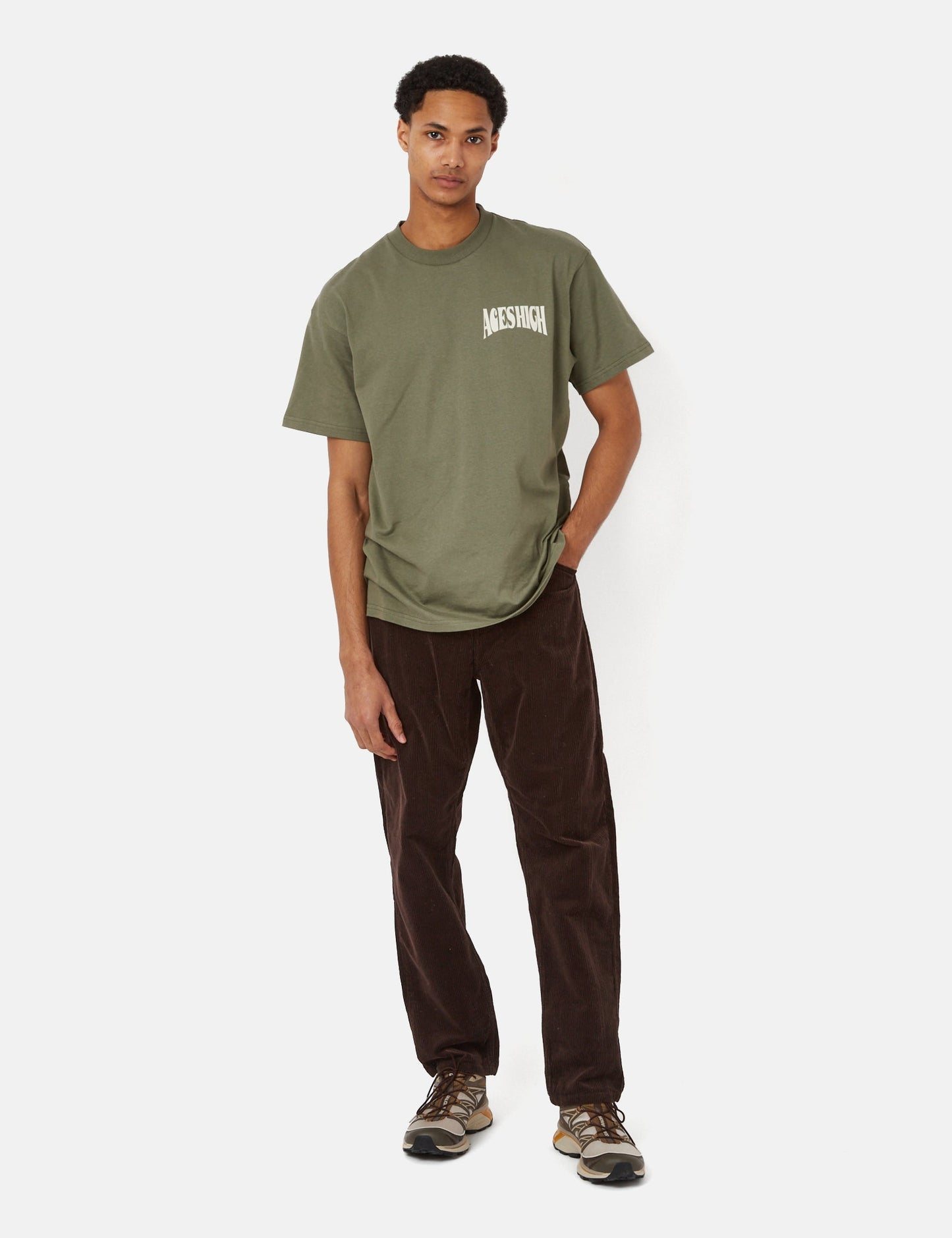 Newel Cordhose (Relaxed Fit) – Dunkles Umbra-Braun
