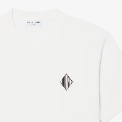 Klassisch geschnittenes T-Shirt mit großem Abzeichen-Akzent
