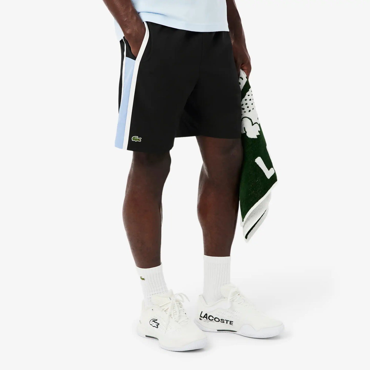Leichte Tennis-Shorts mit Farbblock-Streifen