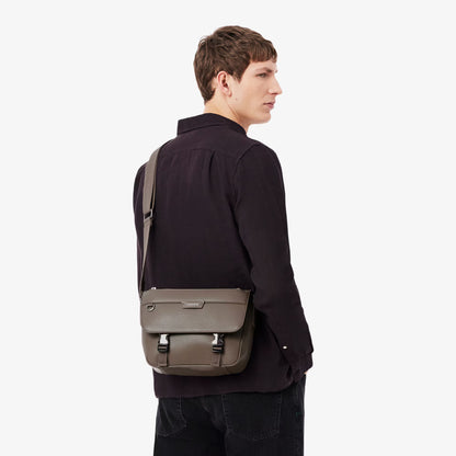 Ossian Überschlagtasche aus Leder